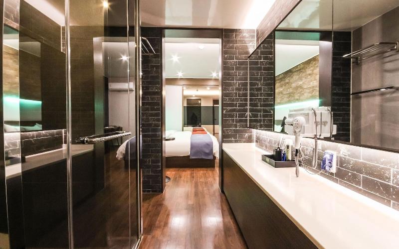 Wanju Grand Hotel image