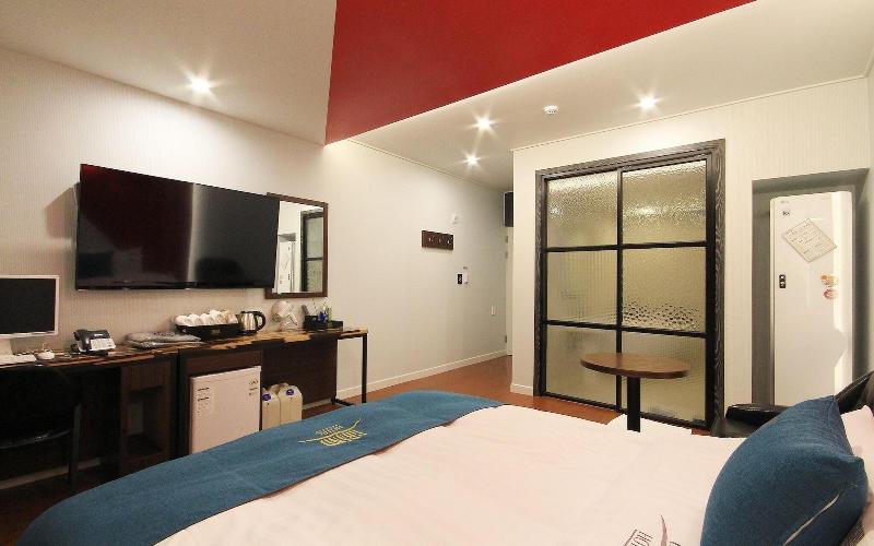 Wanju Grand Hotel image