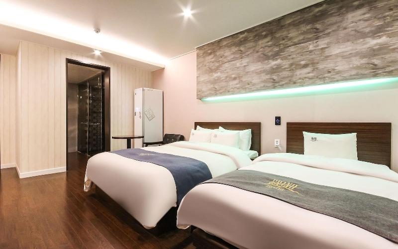 Wanju Grand Hotel image