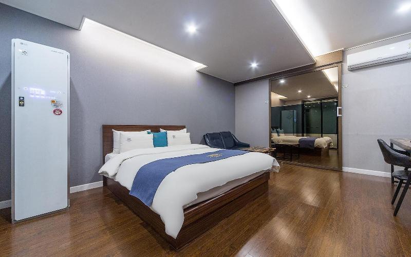 Wanju Grand Hotel image