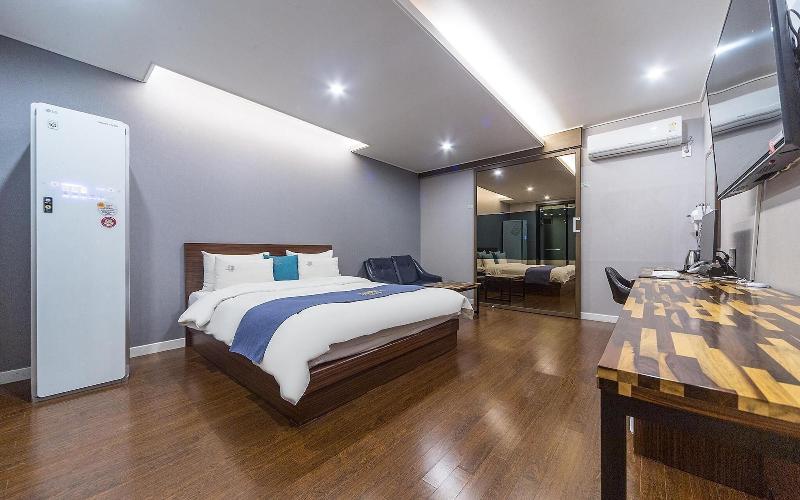 Wanju Grand Hotel image