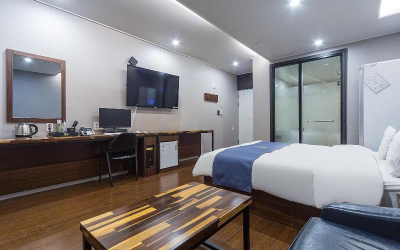 Wanju Grand Hotel image