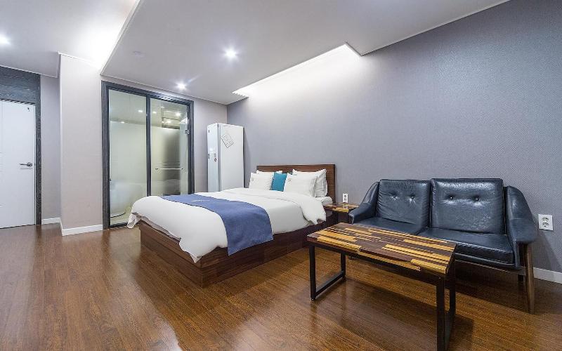 Wanju Grand Hotel image