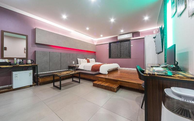 Wanju Grand Hotel image