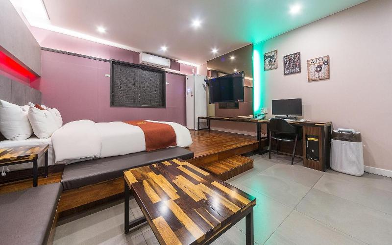 Wanju Grand Hotel image