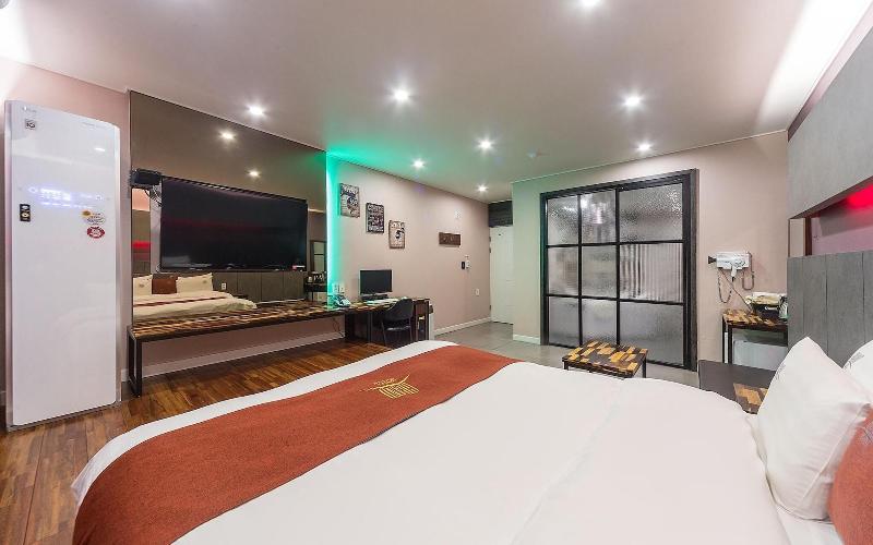 Wanju Grand Hotel image