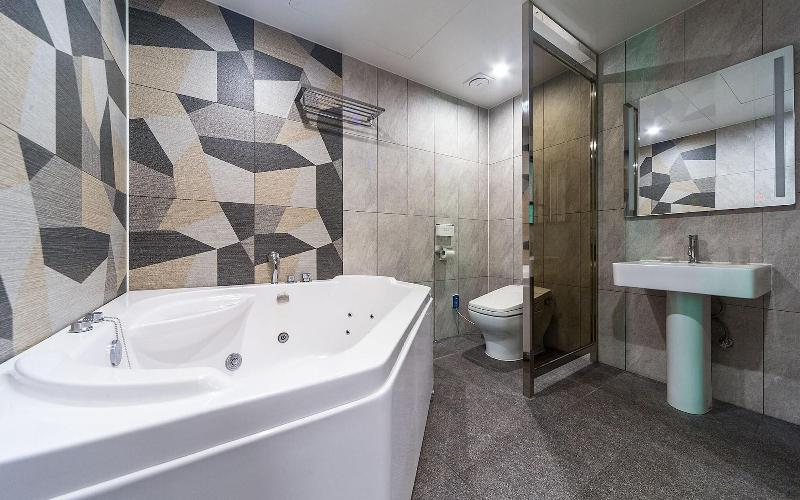 Wanju Grand Hotel image