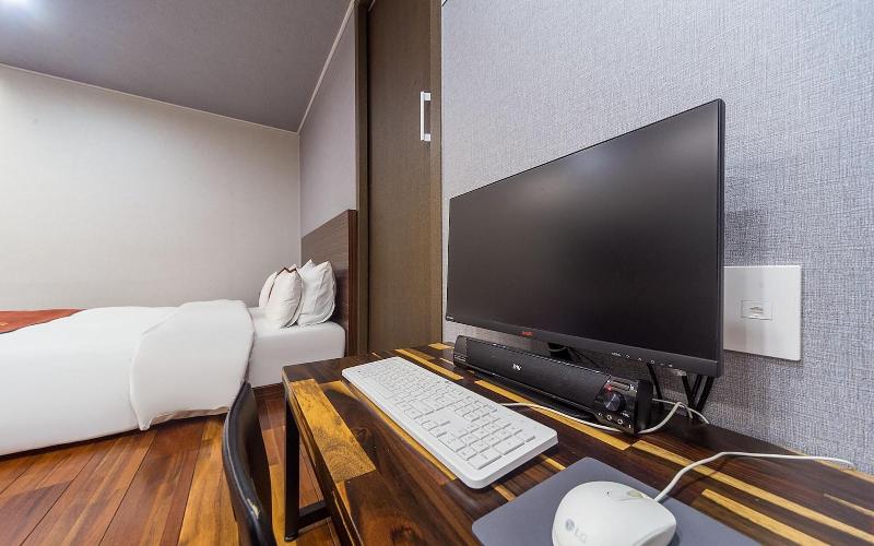 Wanju Grand Hotel image