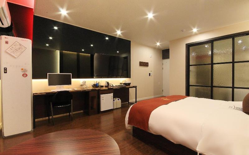 Wanju Grand Hotel image