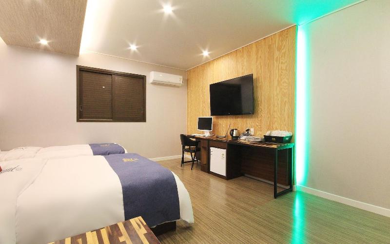 Wanju Grand Hotel image