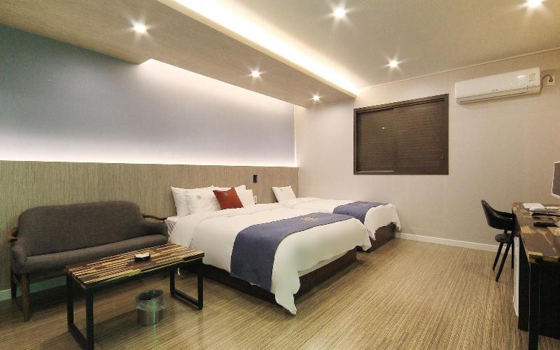 Wanju Grand Hotel image
