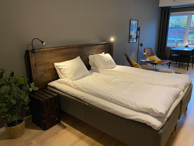 Magnolia House image