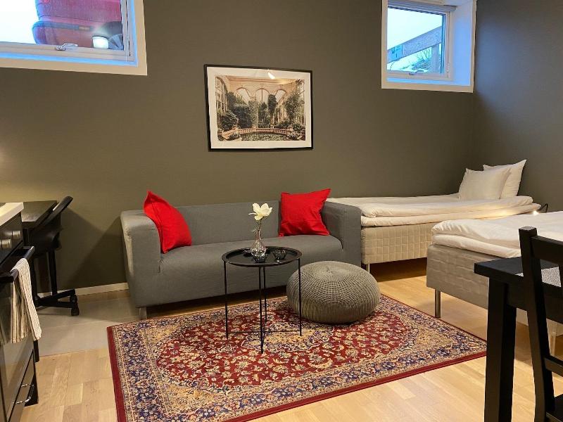 Magnolia House image