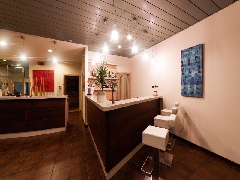 Motel Piranha image