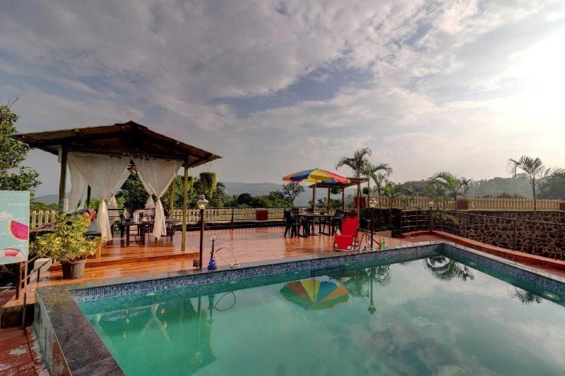 Mahinder Inn
