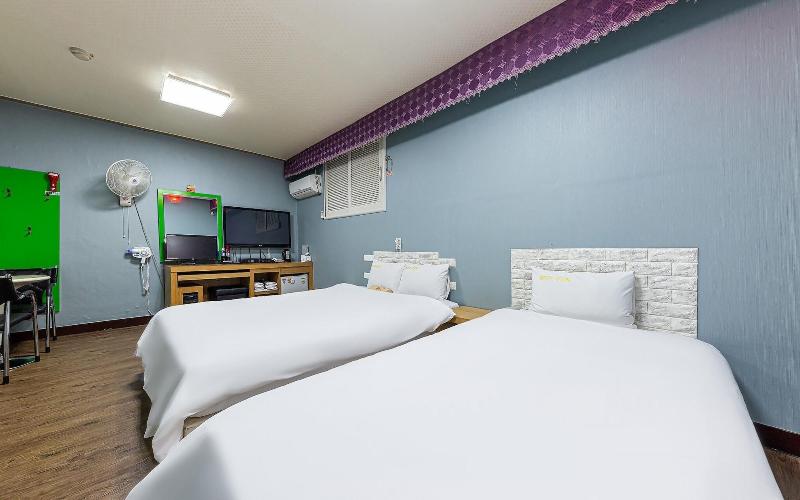 Jeungpyeong Gallery Self Check-in Motel image