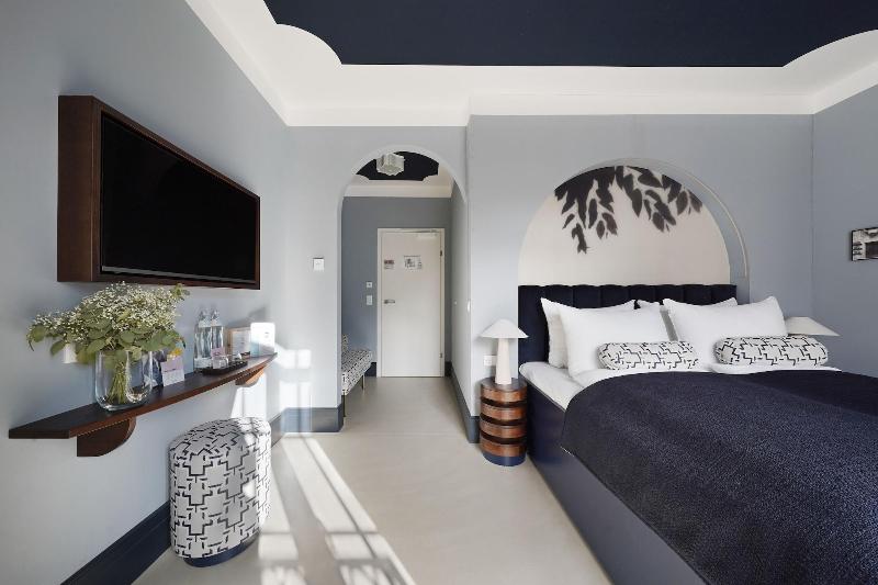 numa l Maximilian Rooms image