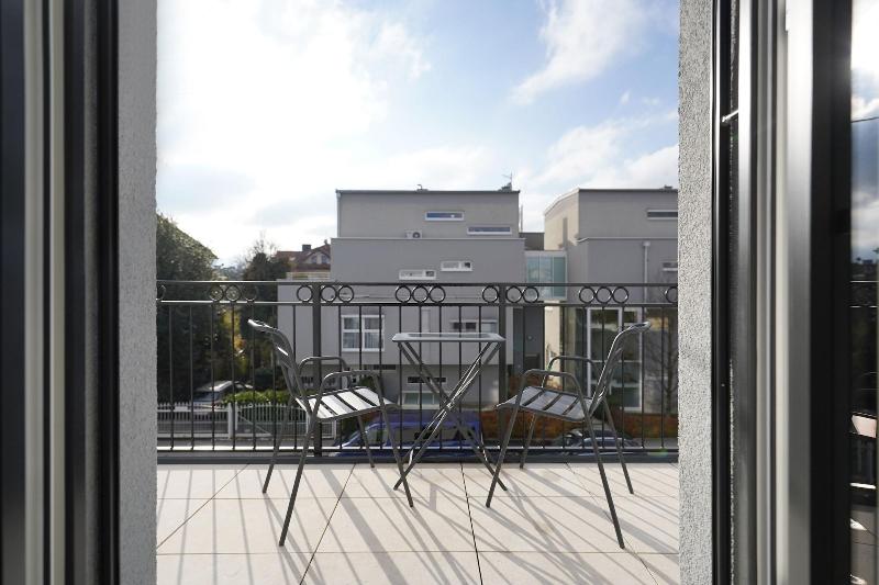 numa l Maximilian Rooms image