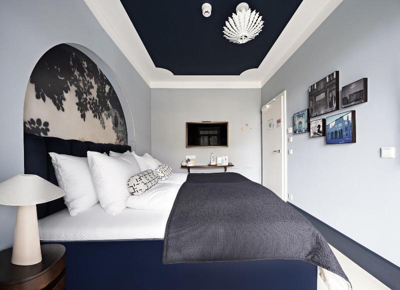 numa l Maximilian Rooms image
