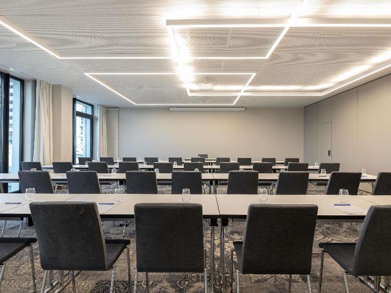 Novotel Duesseldorf Airport image