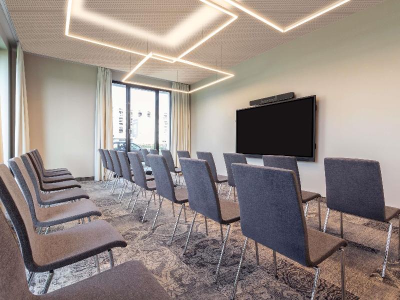 Novotel Duesseldorf Airport image