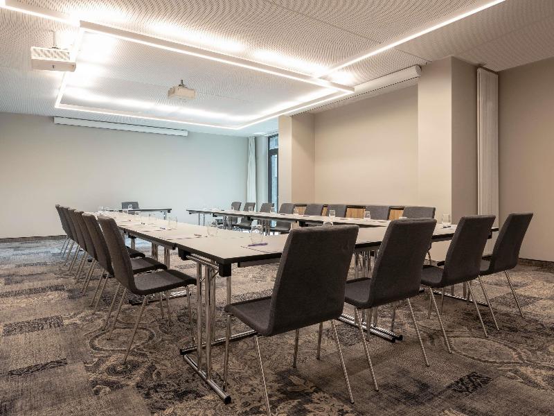 Novotel Duesseldorf Airport image