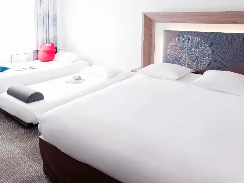 Novotel Duesseldorf Airport image