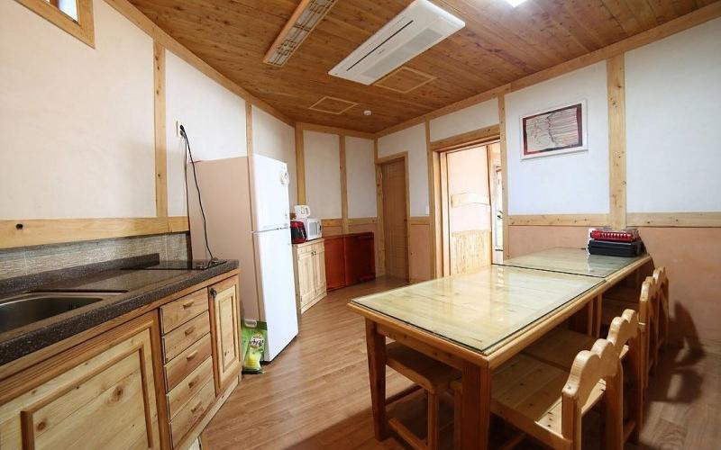 Seogwipo Wemegoong Pension — photo 15