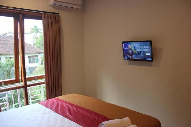 The Sarining Hotel image