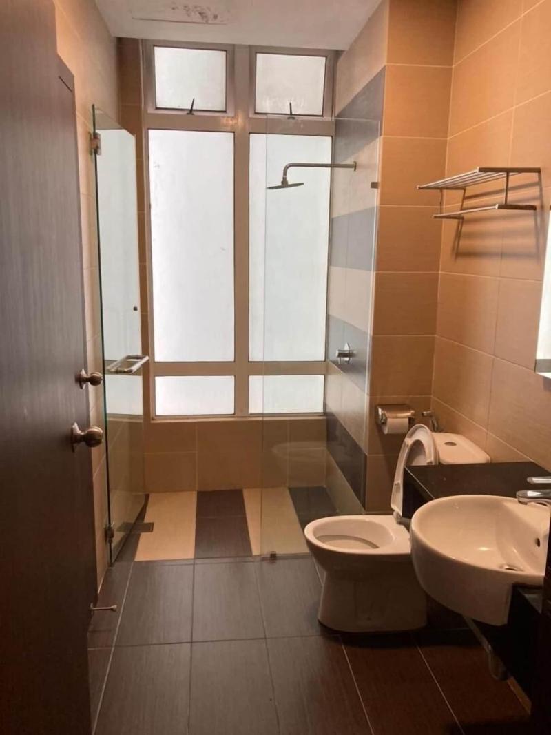 JB City Shopping Mall Apartment image