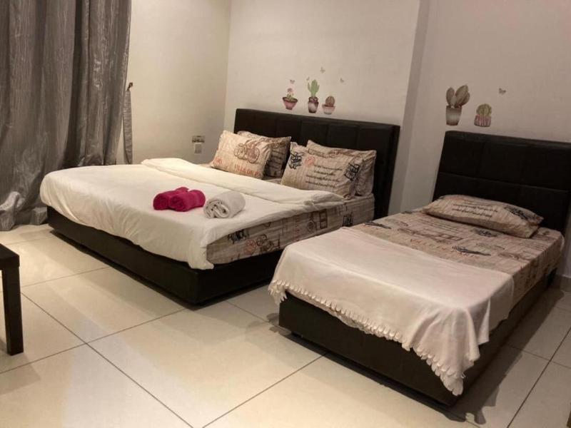 JB City Shopping Mall Apartment image