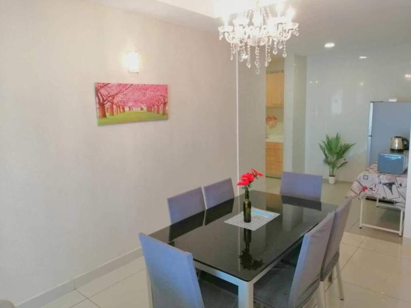 JB City Shopping Mall Apartment image