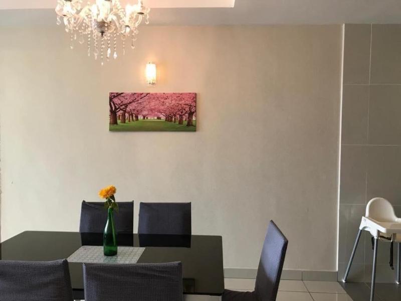 JB City Shopping Mall Apartment image