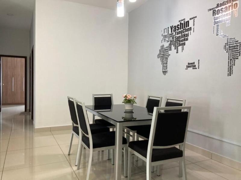 JB City Shopping Mall Apartment image