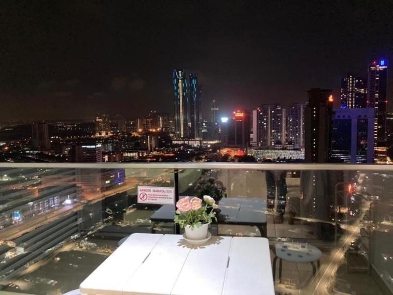 JB City Shopping Mall Apartment image