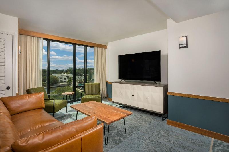 Merriweather Lakehouse, Autograph Collection image