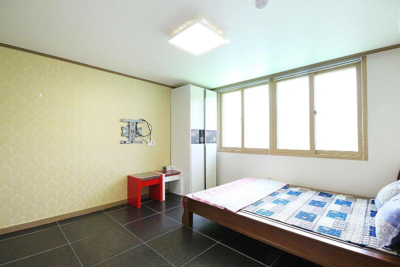 Gurye Mari Hotel image