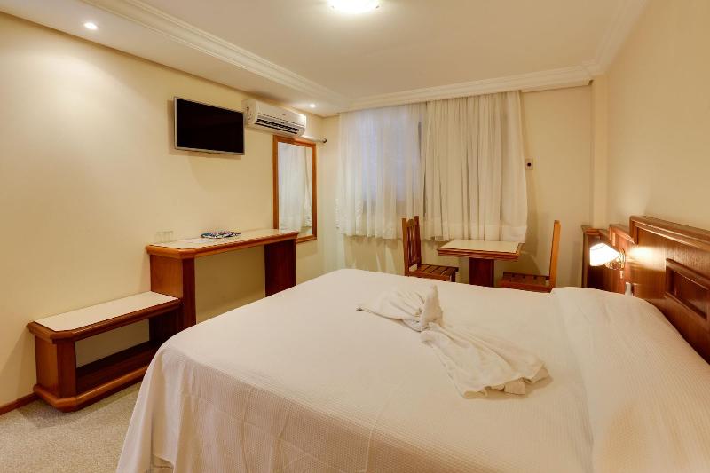 Hotel San Isidro image