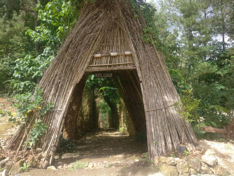 Seribu Batu Songgo Langit Resort & Camp image