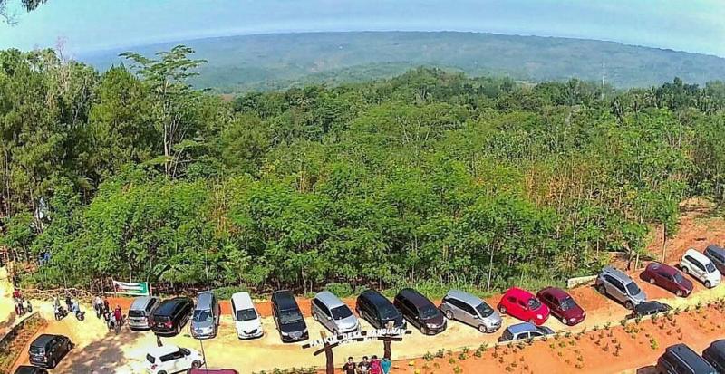 Seribu Batu Songgo Langit Resort & Camp image