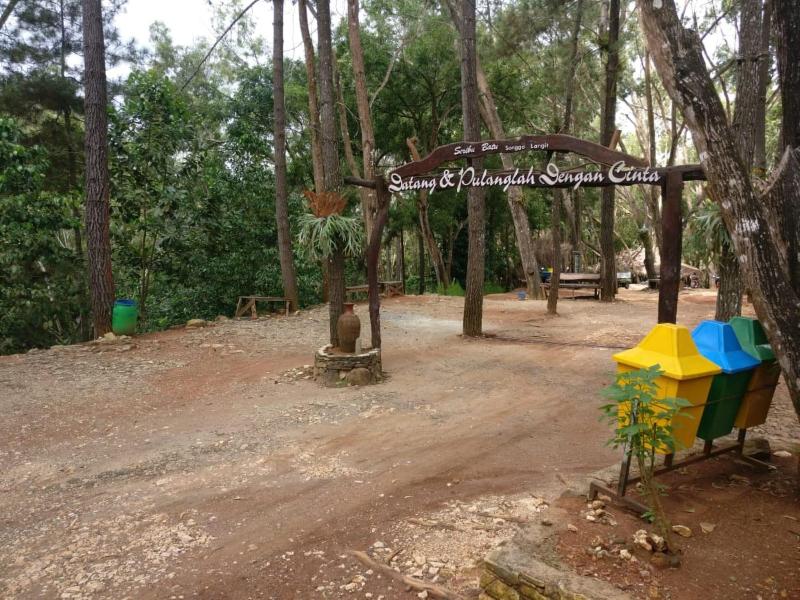 Seribu Batu Songgo Langit Resort & Camp image