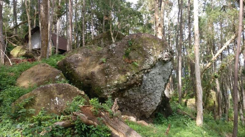 Seribu Batu Songgo Langit Resort & Camp image