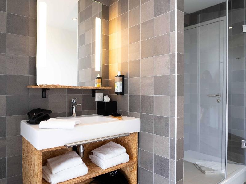 Greet Hotel Rennes Pacé image