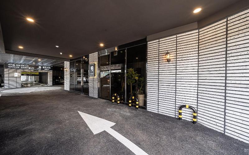 Goyang Stay Bishop Hotel image