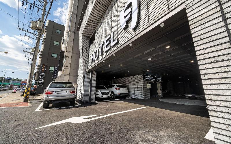 Goyang Stay Bishop Hotel image