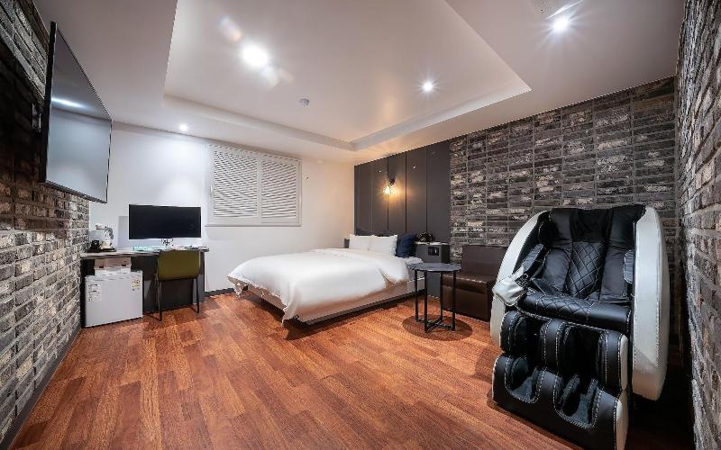 Goyang Stay Bishop Hotel image