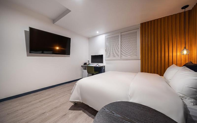 Goyang Stay Bishop Hotel image