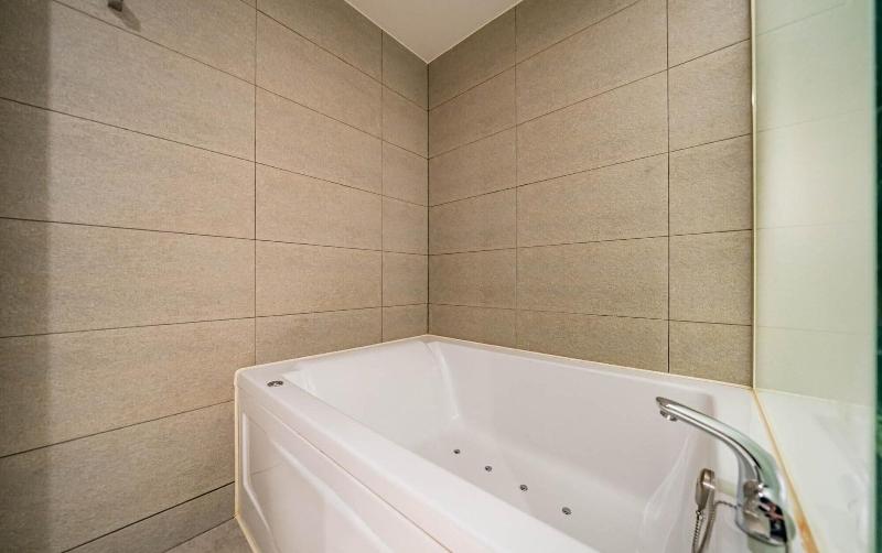 Goyang Stay Bishop Hotel image