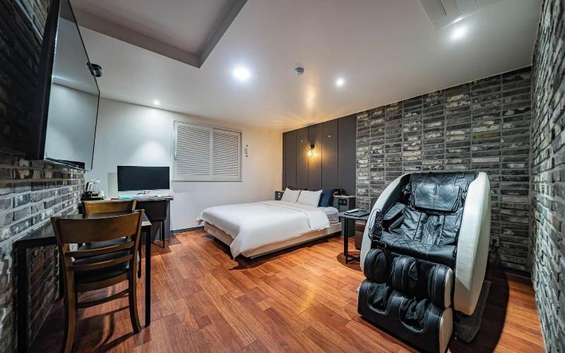 Goyang Stay Bishop Hotel image