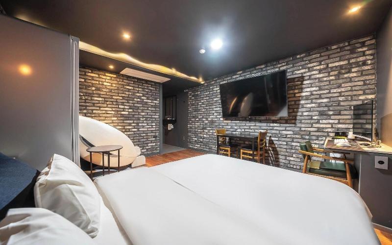 Goyang Stay Bishop Hotel image